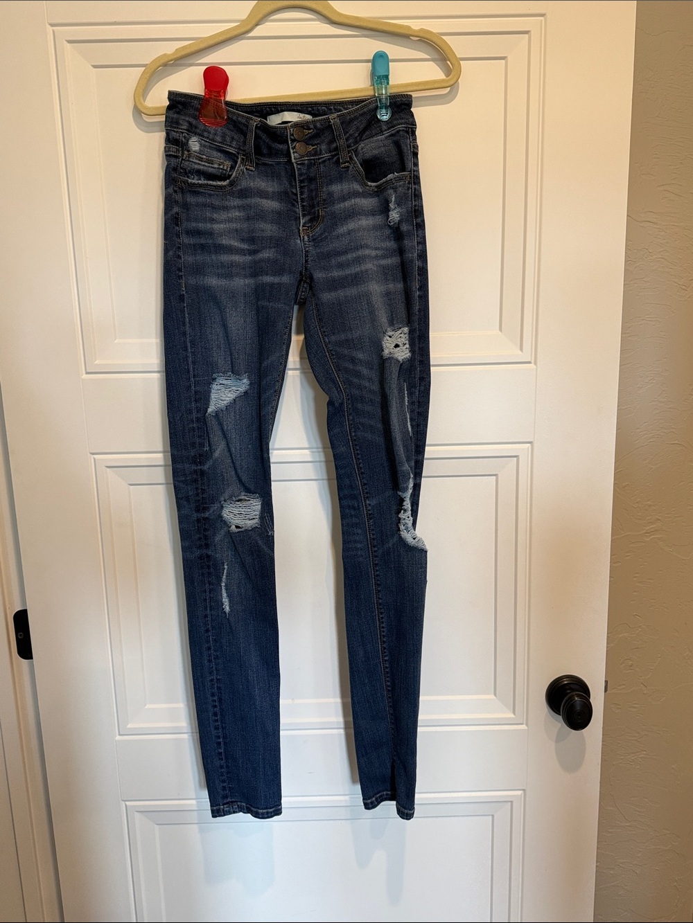 Daytrip Women's Distressed Skinny Jeans in Dark Blue